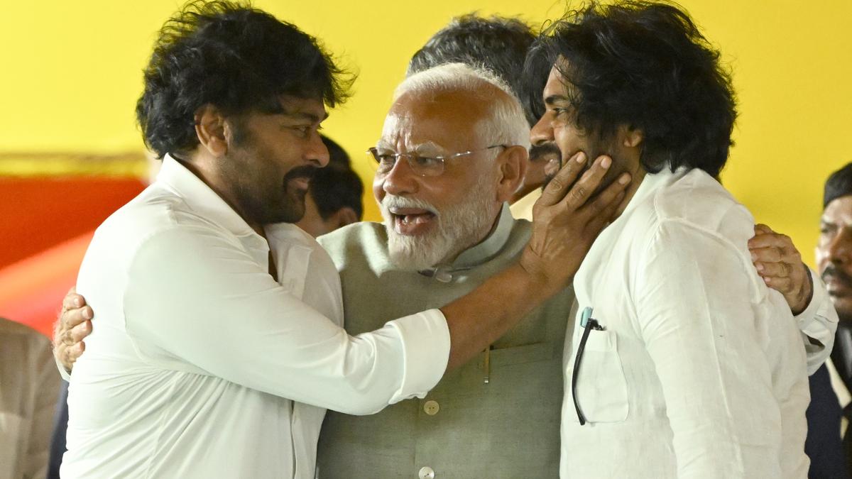 పవన్ కళ్యాణ్ పరామర్శ ప్రధాని మోడీ