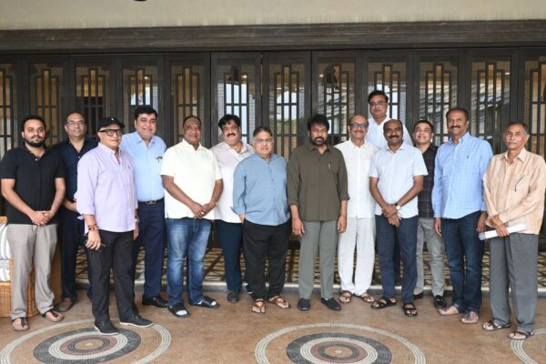 Chiranjeevi Resolves Tollywood Exhibitors Issue