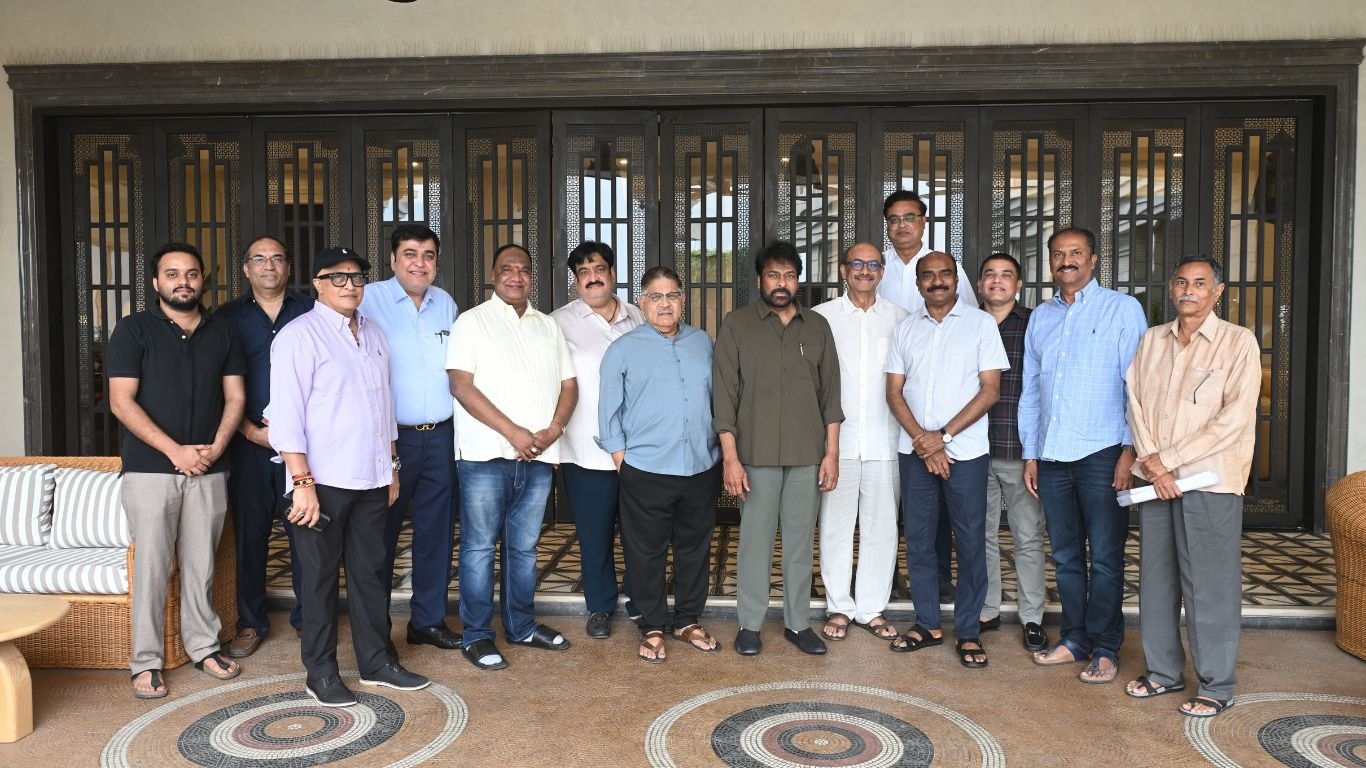 Chiranjeevi Resolves Tollywood Exhibitors Issue